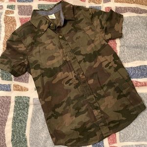 Rarely worn size 5-6 camo dress shirt